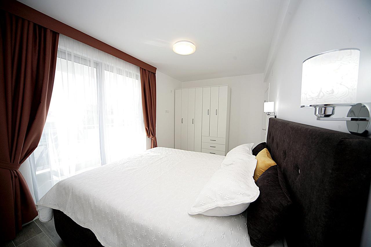 Sea Star Apartment Dobra Voda Exteriér fotografie