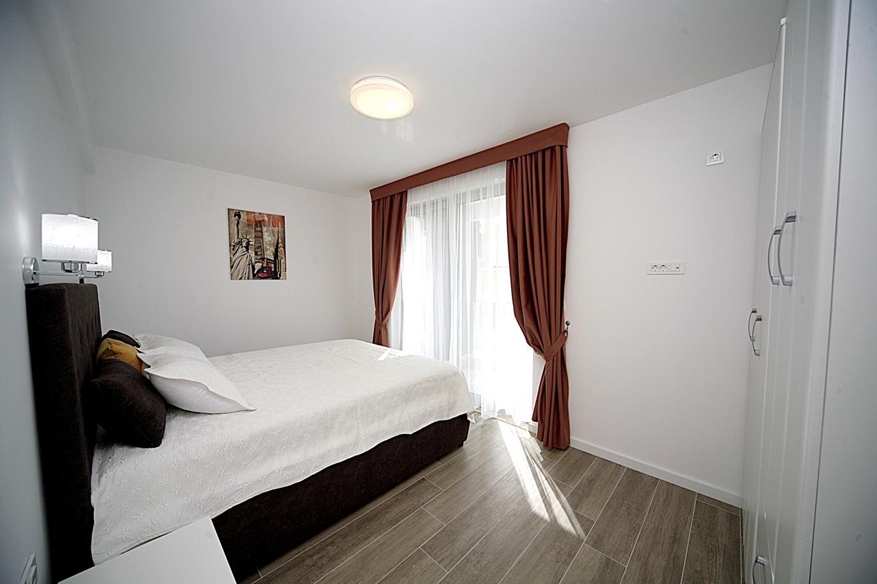 Sea Star Apartment Dobra Voda Exteriér fotografie