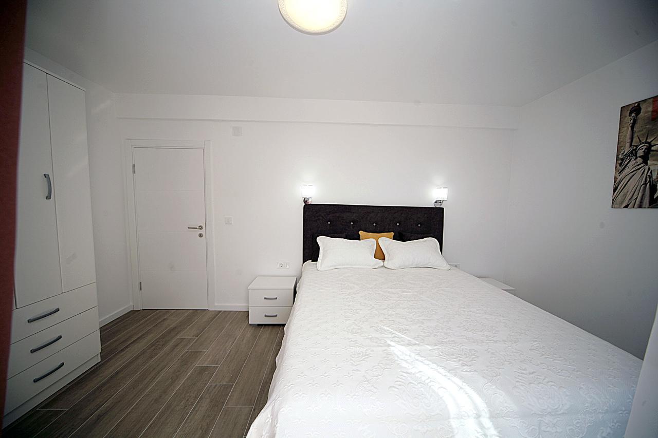 Sea Star Apartment Dobra Voda Exteriér fotografie
